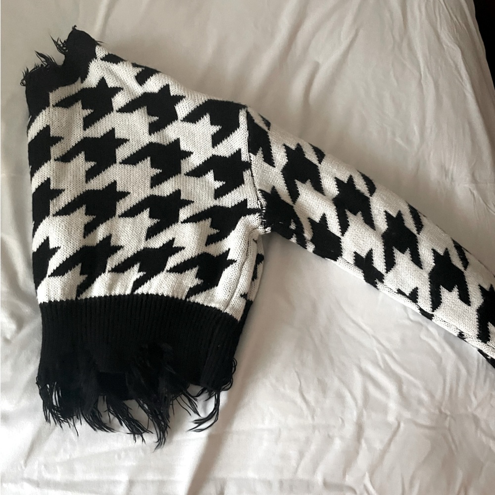 Sweater - Picture 3 of 3